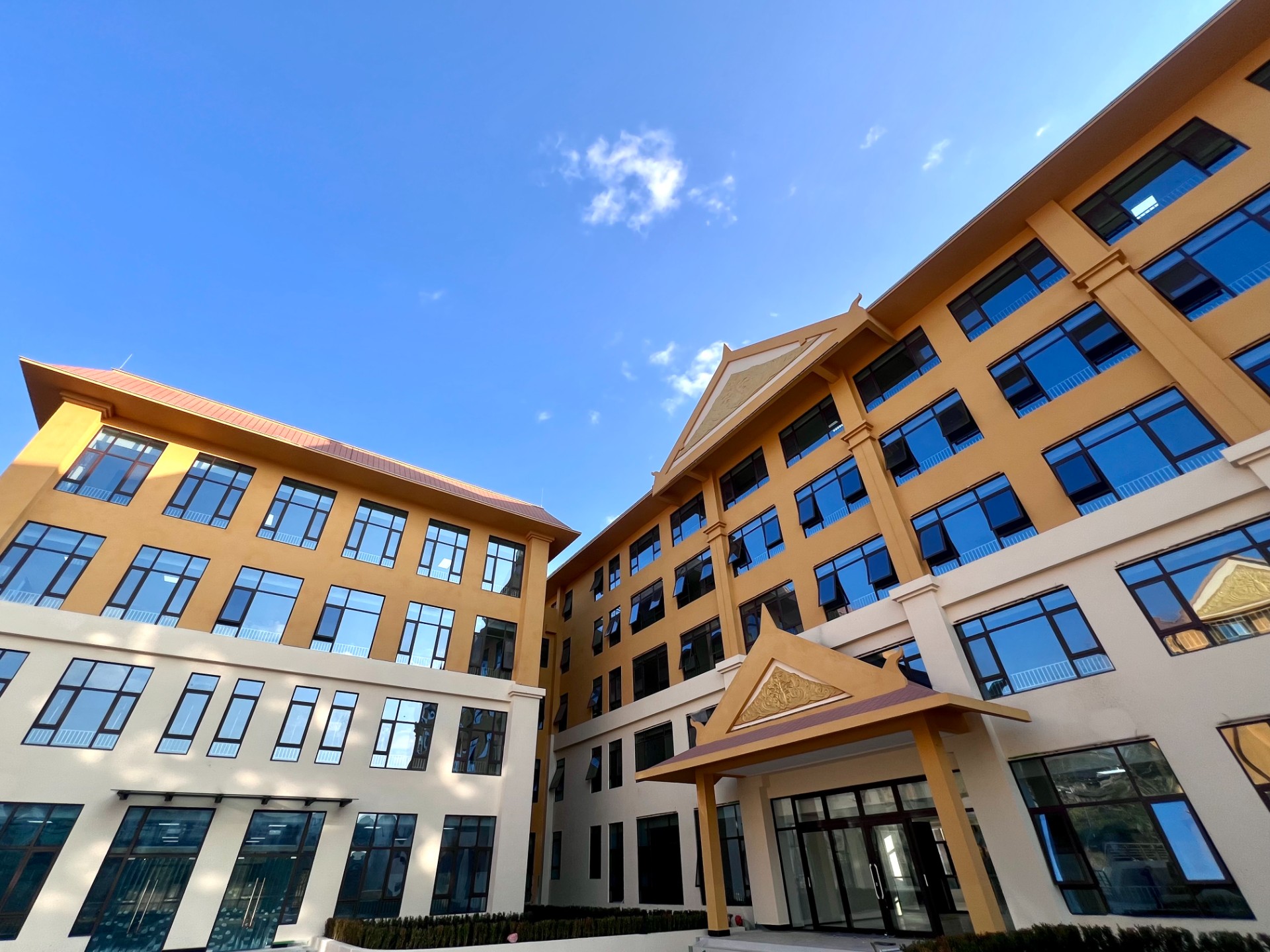 普洱景谷供電局生產(chǎn)基地建設(shè)項目順利通過竣工驗收