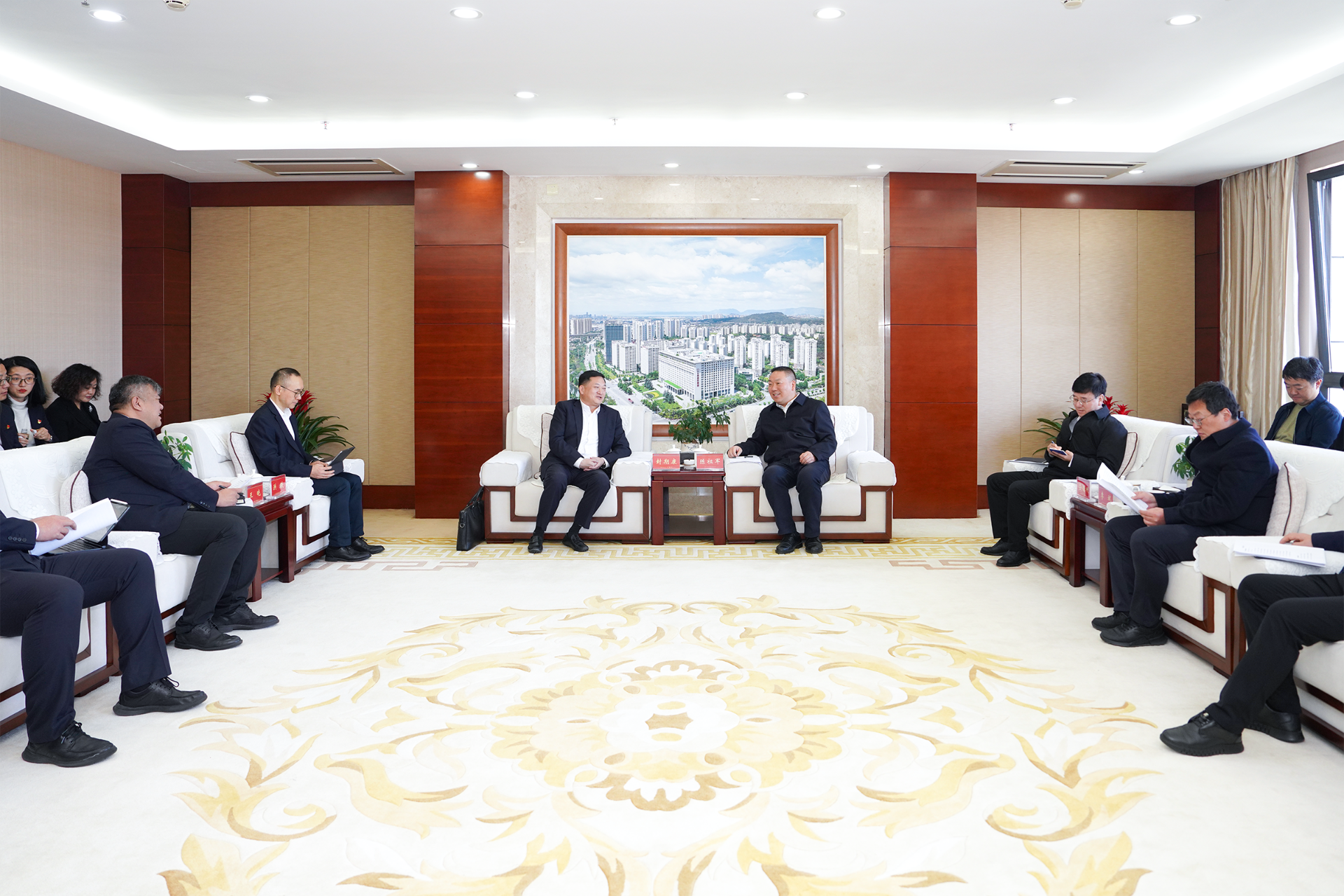 集團(tuán)與民生銀行昆明分行交流座談