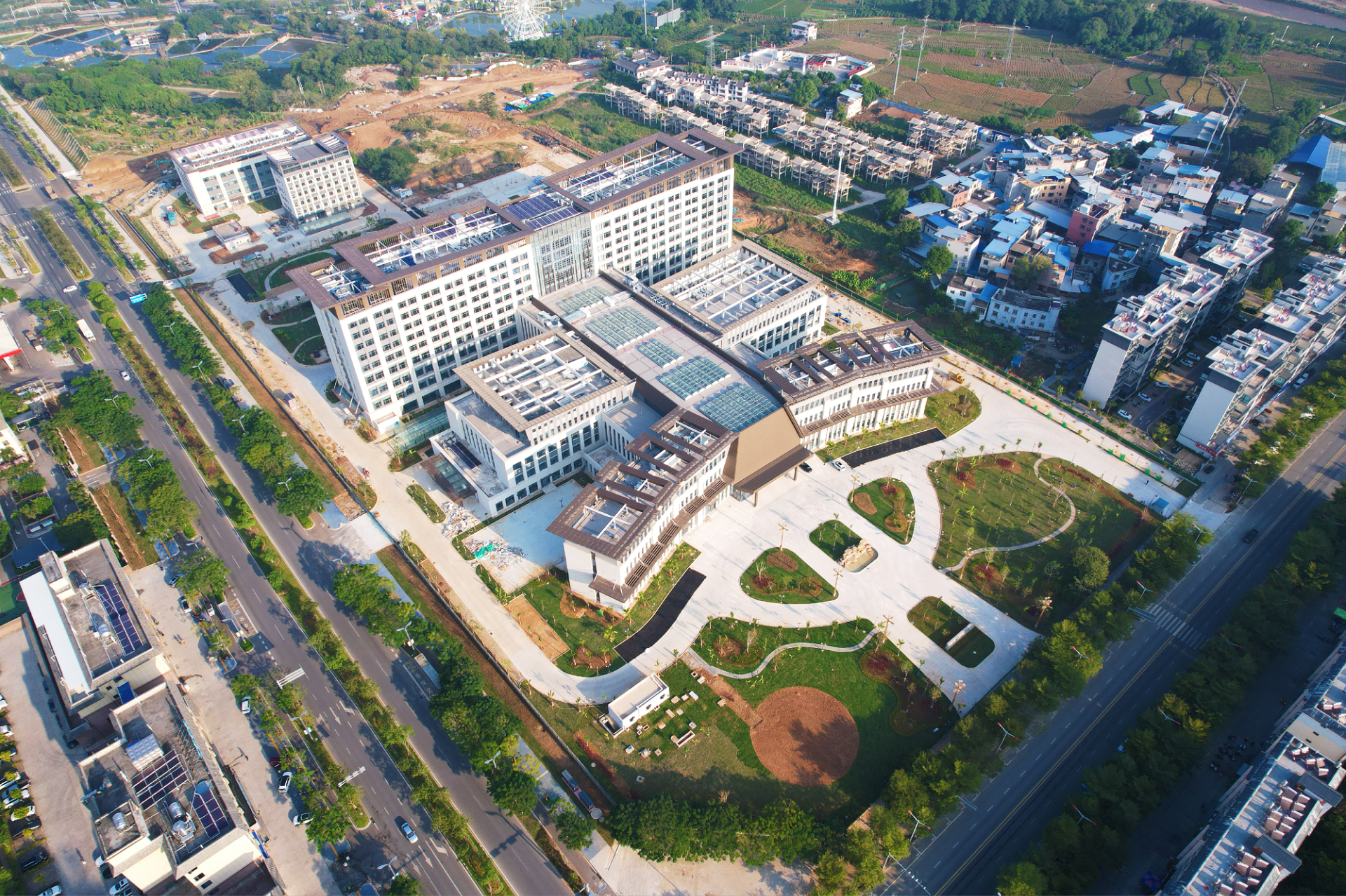 元江縣人民醫(yī)院遷建項(xiàng)目通過竣工驗(yàn)收