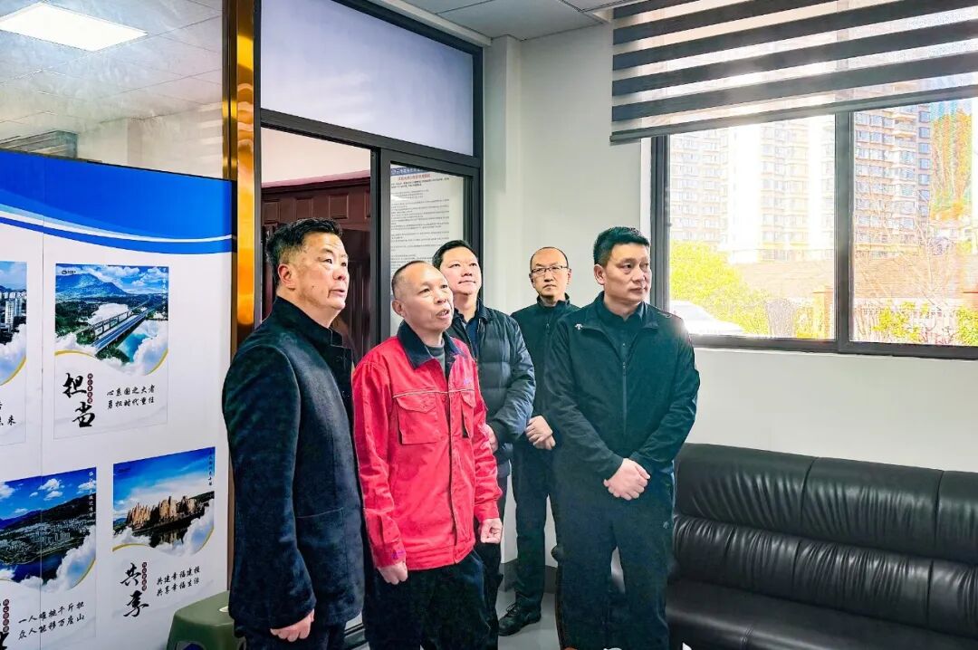 省總工會到集團(tuán)開展送溫暖慰問活動(dòng)