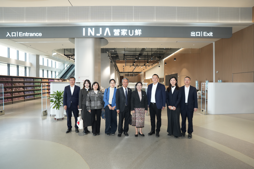 老撾人民革命黨中央書記處書記、最高人民法院院長萬通·西潘敦考察云上營家·國際供應(yīng)鏈?zhǔn)痉吨行?>
						</div>
						<div   id=