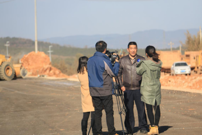  多家媒體集中采訪集團(tuán)嵩昆項(xiàng)目