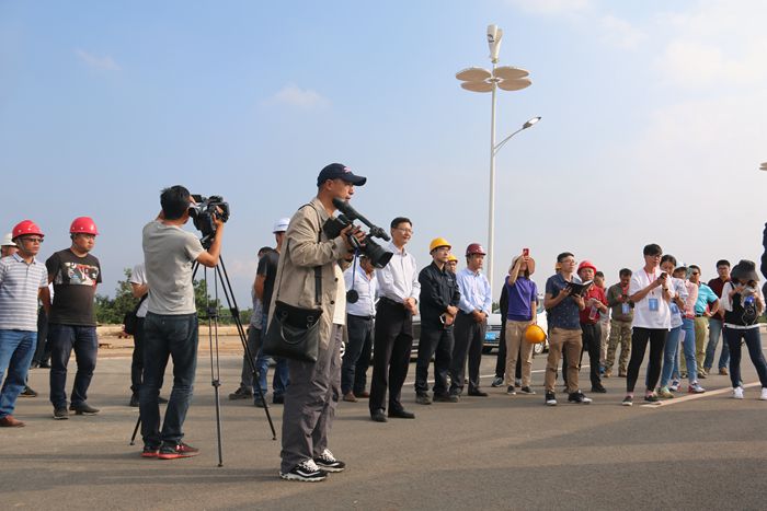 嵩昆大道迎來15家媒體聚焦