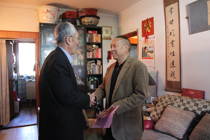 后永寧走訪慰問集團老領導和困難黨員職工