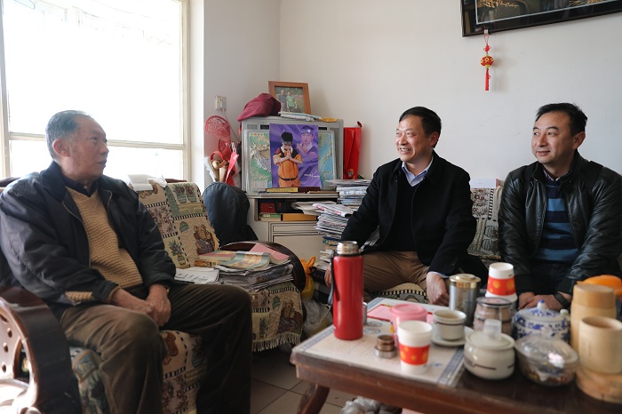 ?王永強看望慰問集團老領導和退休職工