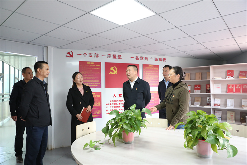 陳祖軍在四公司機場建設分公司黨支部宣講黨的二十大精神時強調：迅速興起學習熱潮 奮力實現成果轉化 加快推動集團內涵式高質量發展