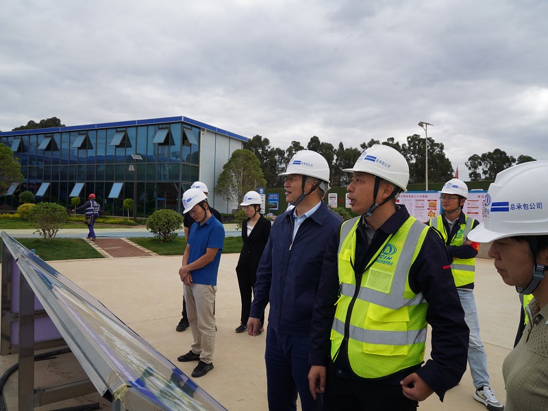 省國資委副主任洪國正到昆華國際醫院建設項目調研