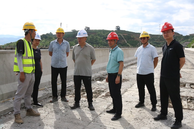 玉溪市人大常務(wù)委員會(huì)副主任黃太文調(diào)研永金高速