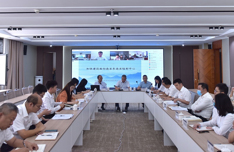 楊國(guó)文列席旁聽(tīng)國(guó)際工程部黨委理論學(xué)習(xí)中心組（擴(kuò)大）會(huì)議