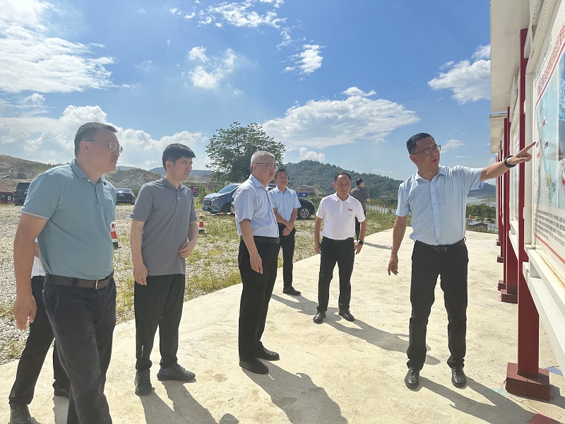 中國人民銀行昆明中心支行黨委書記、行長、國家外匯管理局云南省分局局長韓飚調研壩灑監(jiān)管區(qū)建設項目