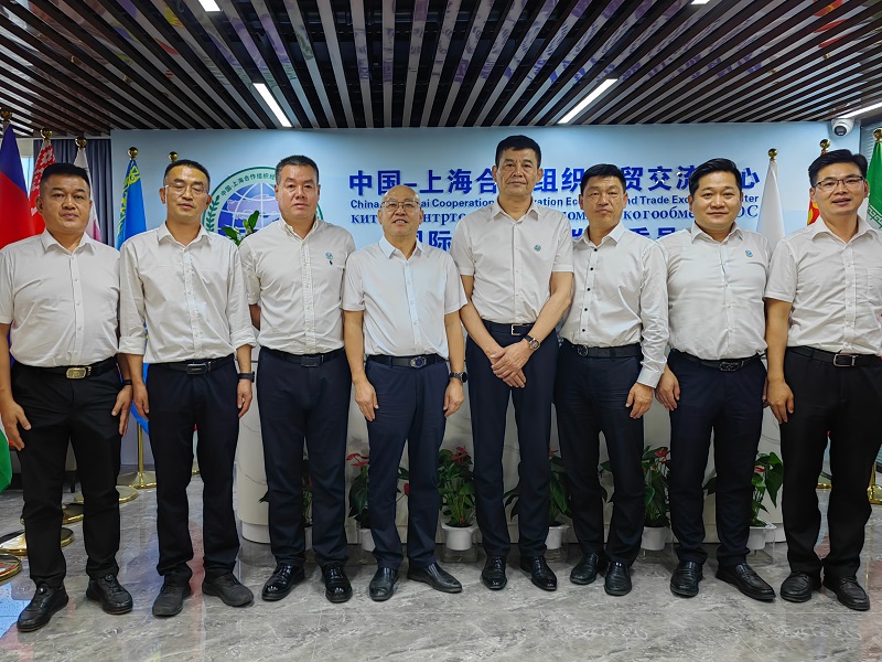 中國—上海合作組織經貿交流中心與集團新疆維吾爾自治區(qū)總部交流座談