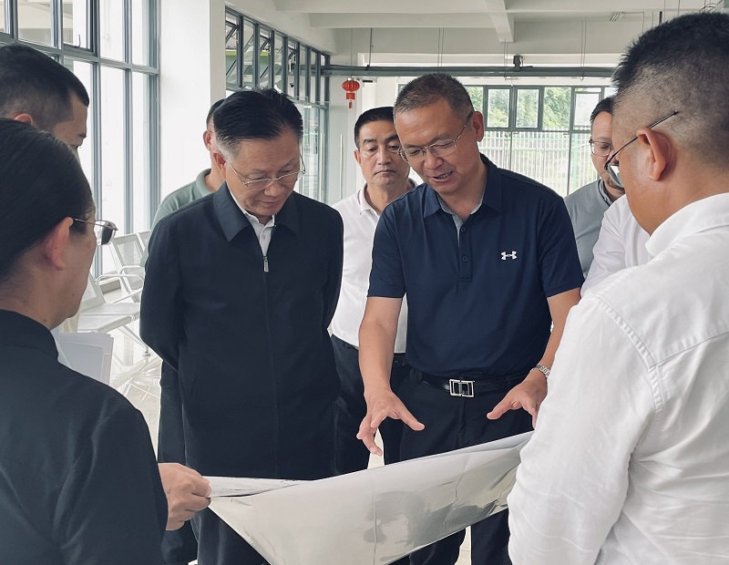 省人大常委會黨組副書記、副主任宗國英率隊到德宏州調研