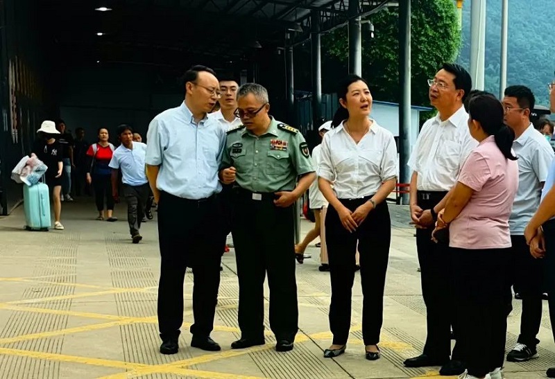 紅河州委書記趙瑞君調研河口口岸南溪河聯檢大樓建設項目