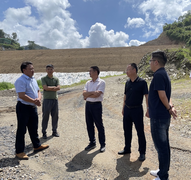 德宏州人大常委會副主任俄吞調研芒市等薄水庫