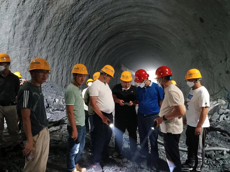 迪慶州副州長李清培調研迪慶州瀾滄江江西公路項目