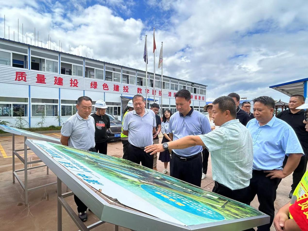 玉溪市委常委、副市長段登位到省儲備糧玉溪直屬庫建設項目調研