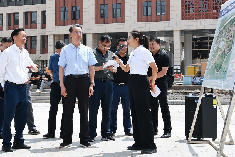 省住建廳黨組成員、副廳長楊渝調研曲靖醫學高等專科學校馬龍校區項目