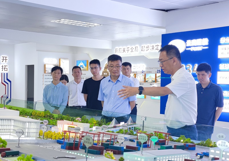 進(jìn)出口銀行江西省分行黨委委員、副行長龐淑欽調(diào)研壩灑監(jiān)管區(qū)建設(shè)項(xiàng)目