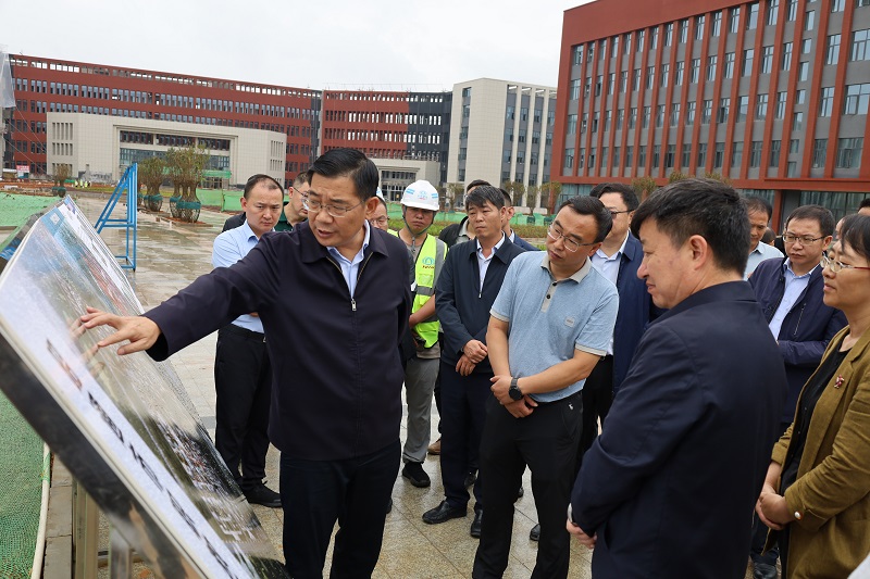 昭通市委副書記、市長楊承新調研昭通市職教中心二期、衛職院項目