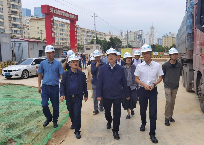 省住建廳黨組書記、廳長尹勇調研建投學府項目