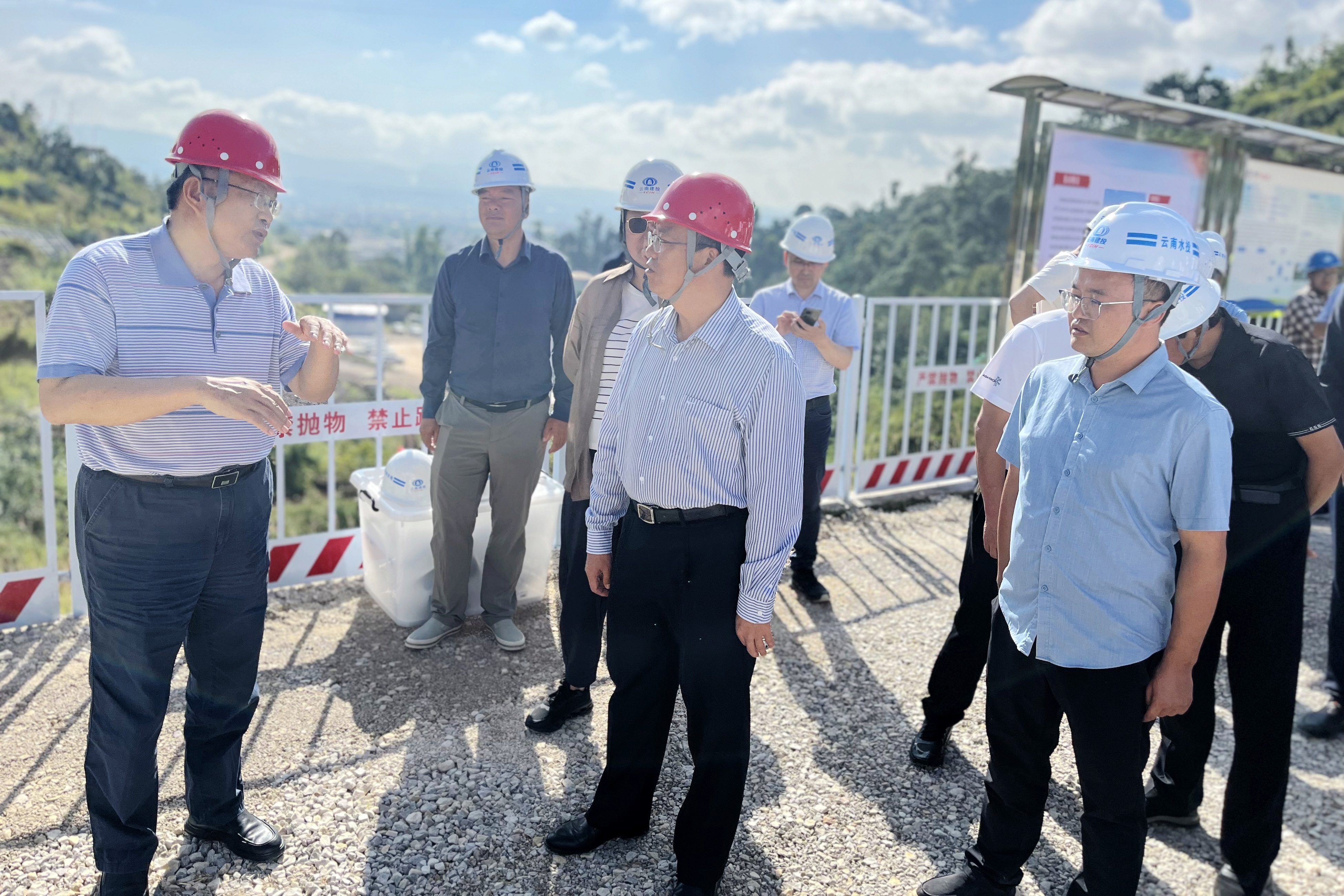 水利部長江委黨組書記、主任馬建華調研保山壩灌區工程