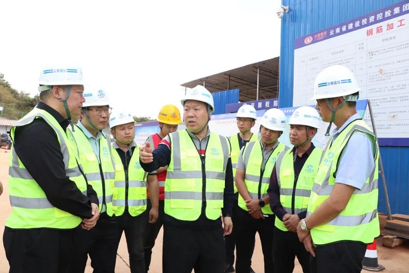 大興調查研究 | 深入一線宣貫 深入現場落實 陳祖軍到宣富高速調研