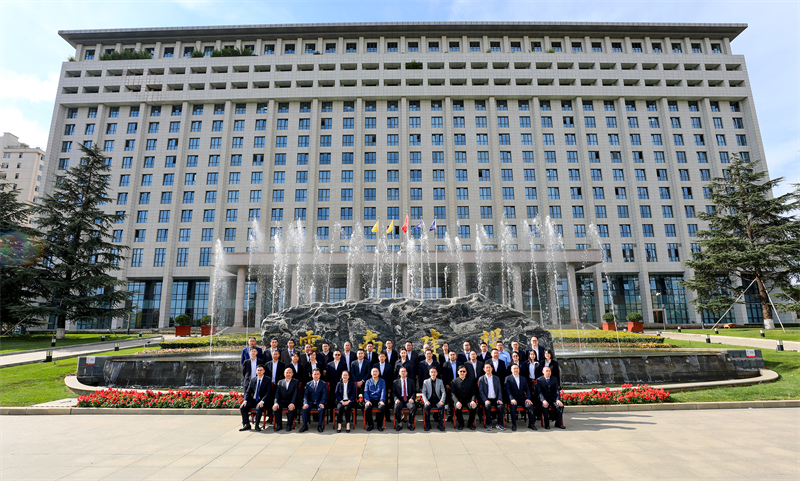 集團成立黨外知識分子聯誼會