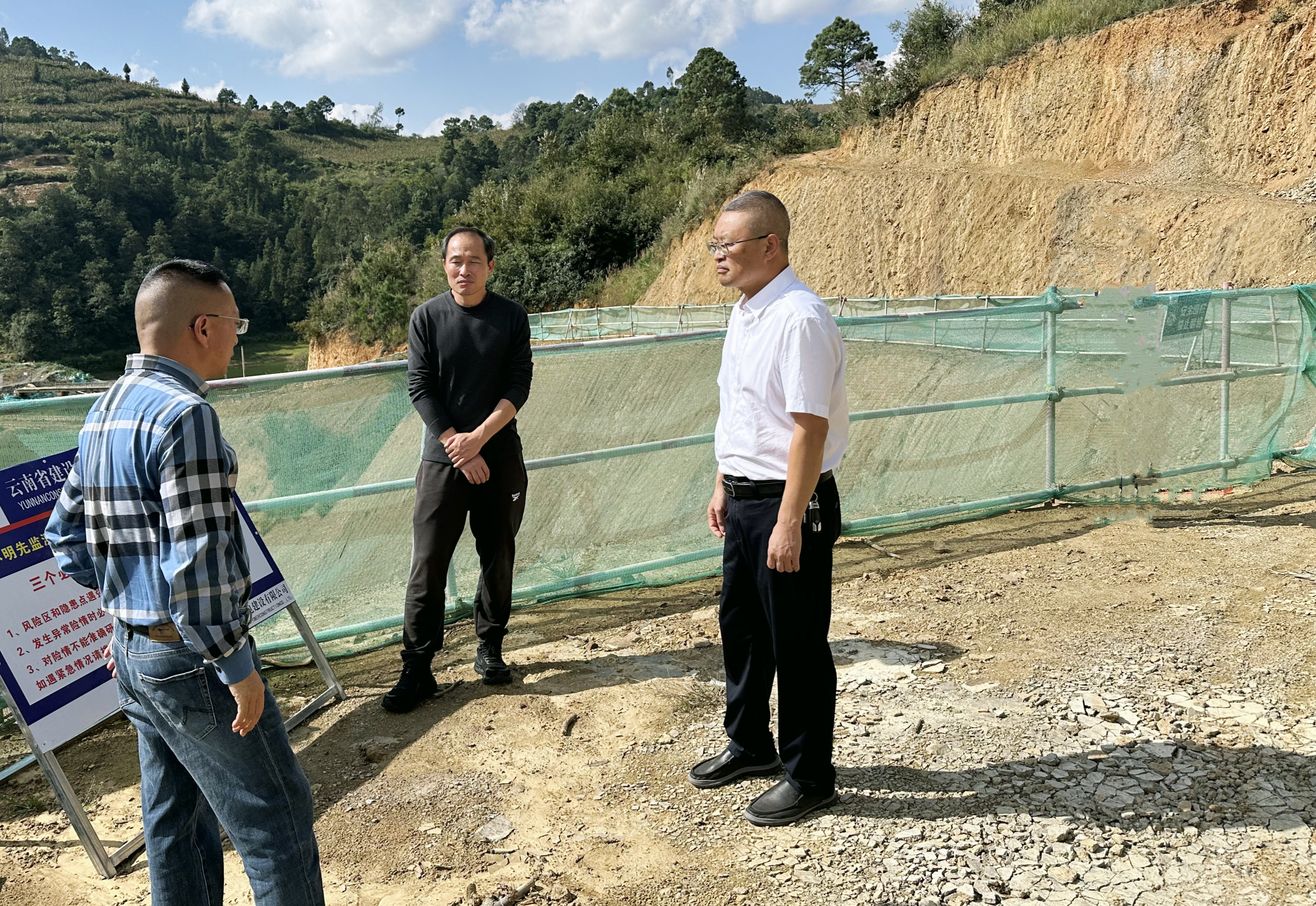 紅河州人大常委會副主任湯衛東調研彌瀘灌區工程