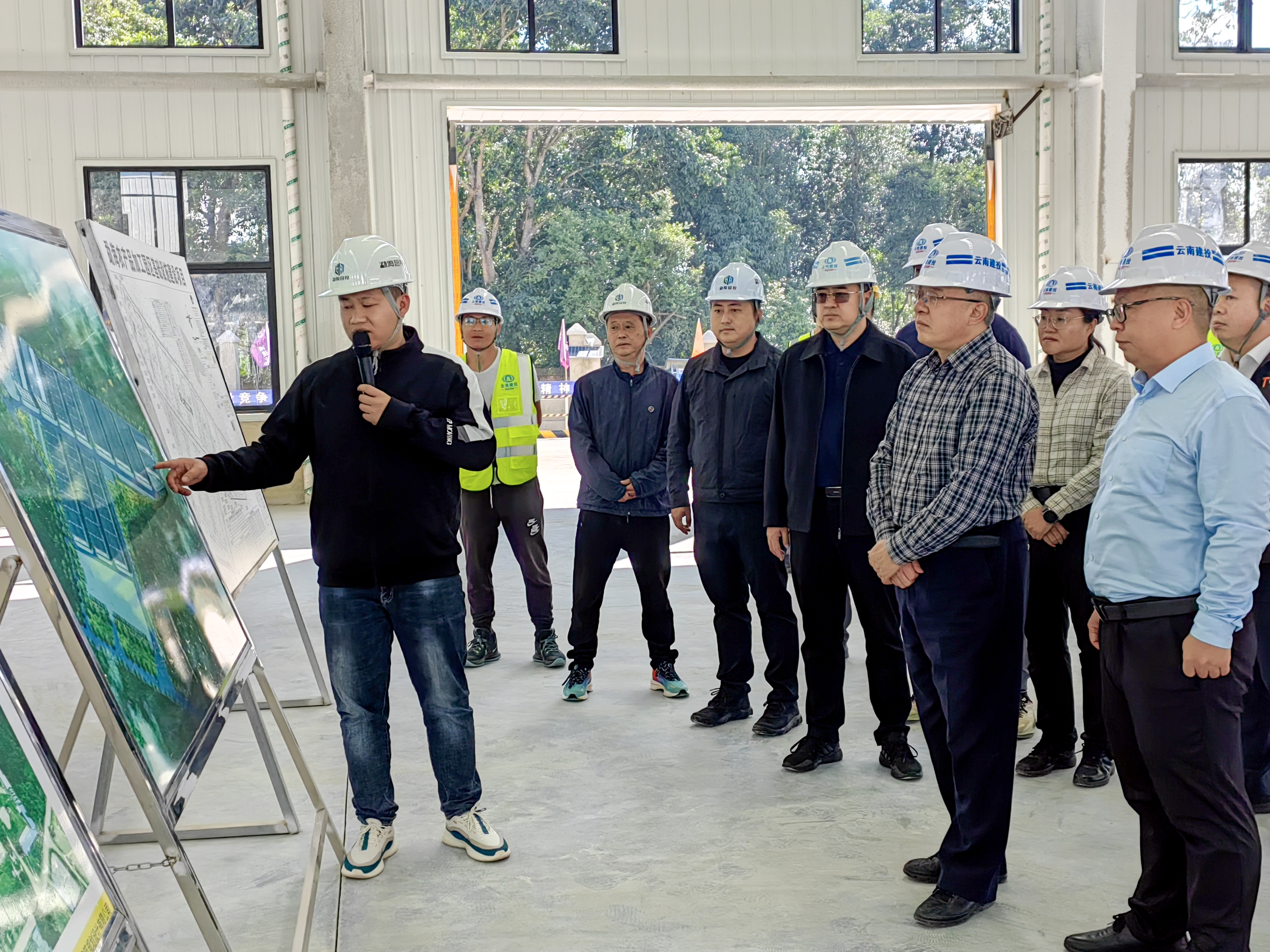 西雙版納州委書記朱家偉到勐海農產品加工園區基礎設施建設項目調研