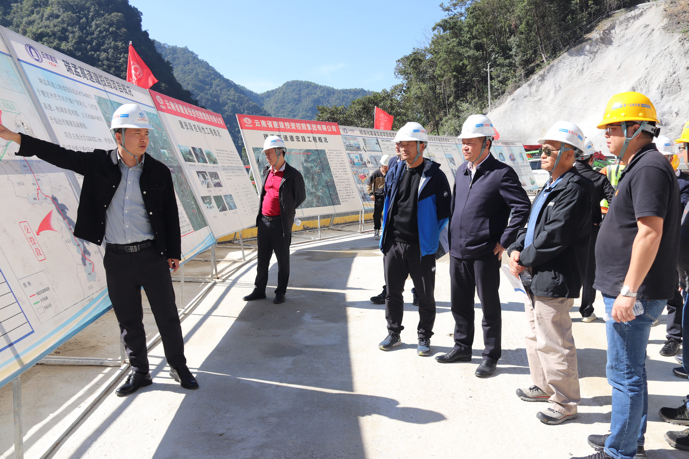 省交通運輸廳一級巡視員陸雪松調研瑞孟高速、永勐高速項目