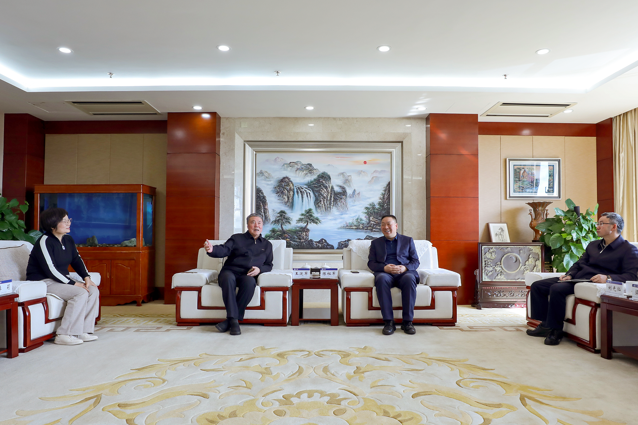 南開大學商學院教授王迎軍一行到訪集團