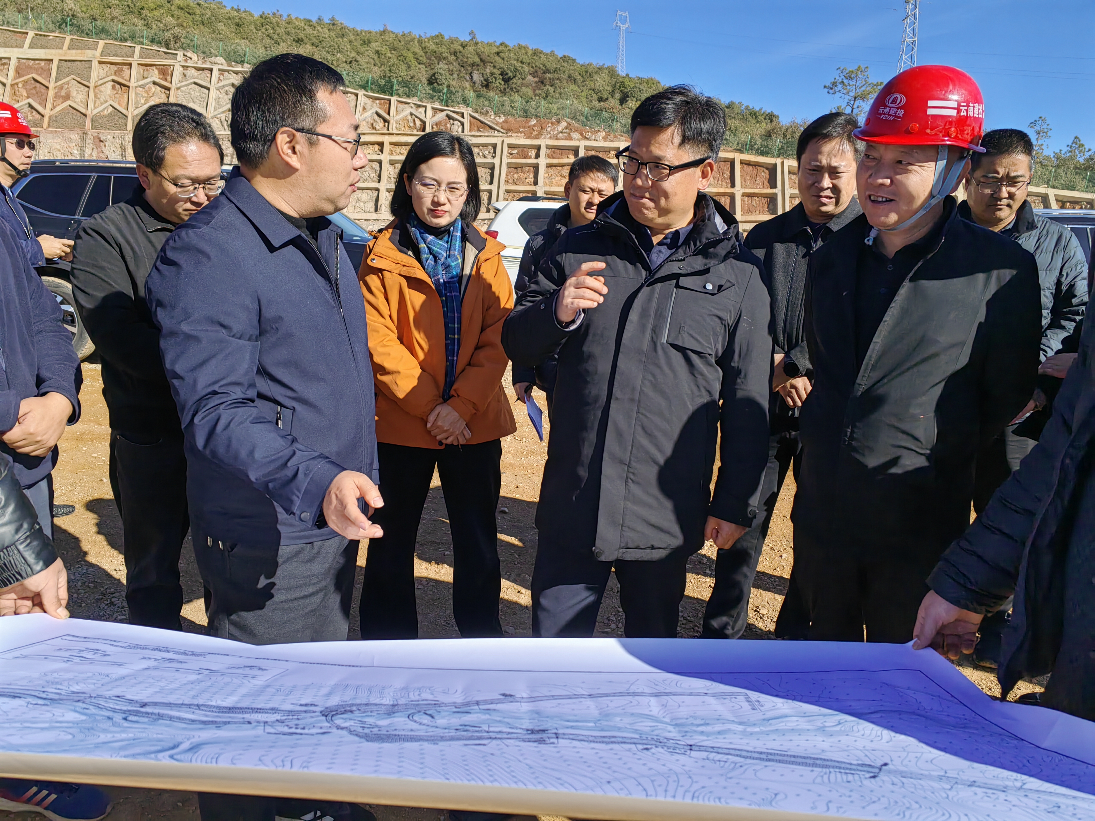 大理州委副書記、州長陳真永到賓鶴高速項目調研
