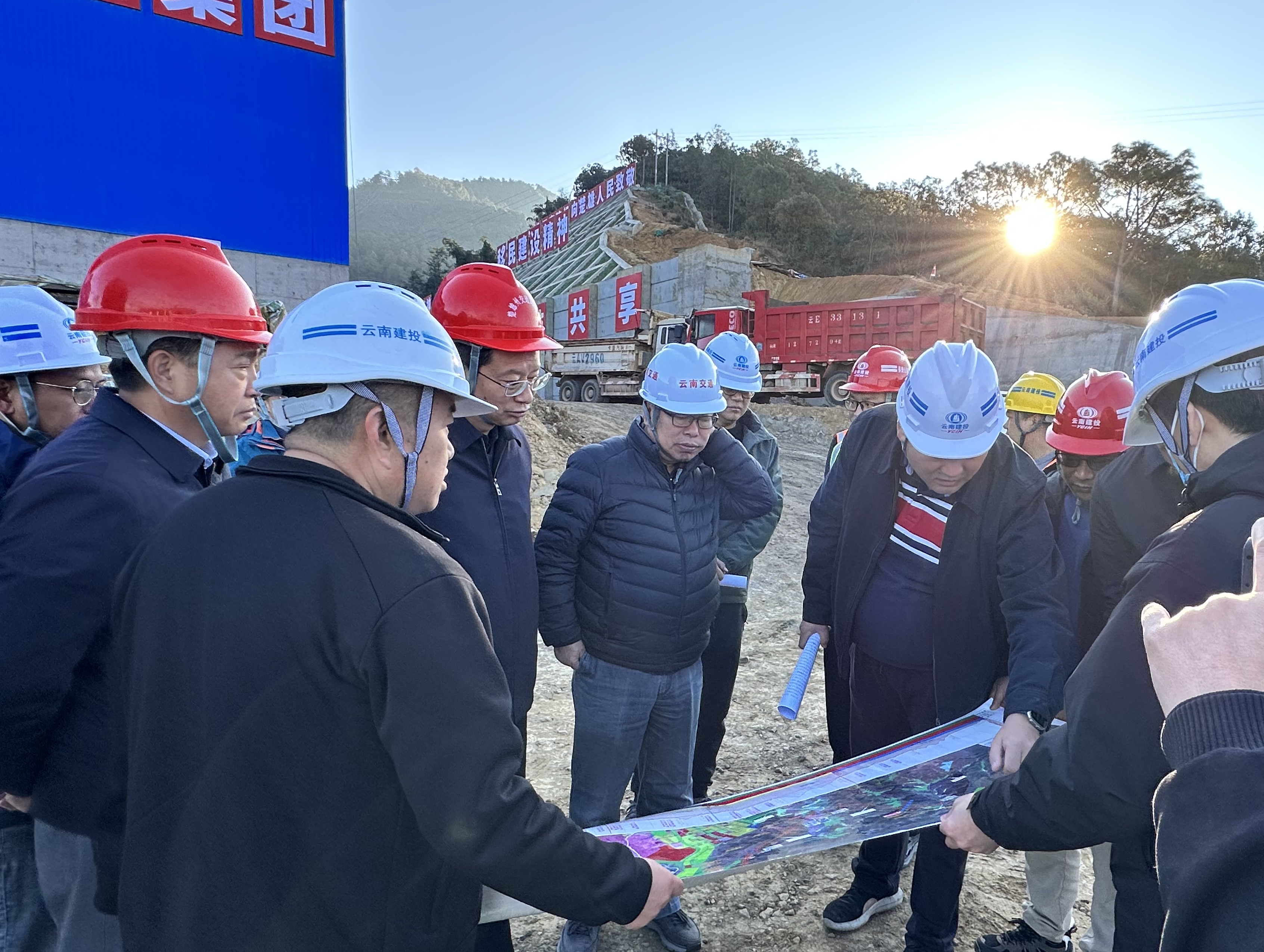 省交通運輸廳副廳長、黨組成員馬德芳調研楚雄市東南繞城高速公路項目