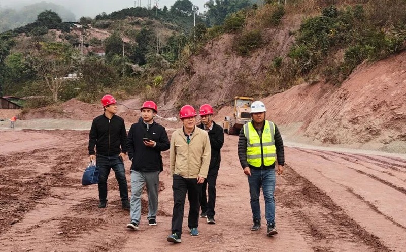 西雙版納州人大常委會副主任劉俊杰調研曼燈河水庫