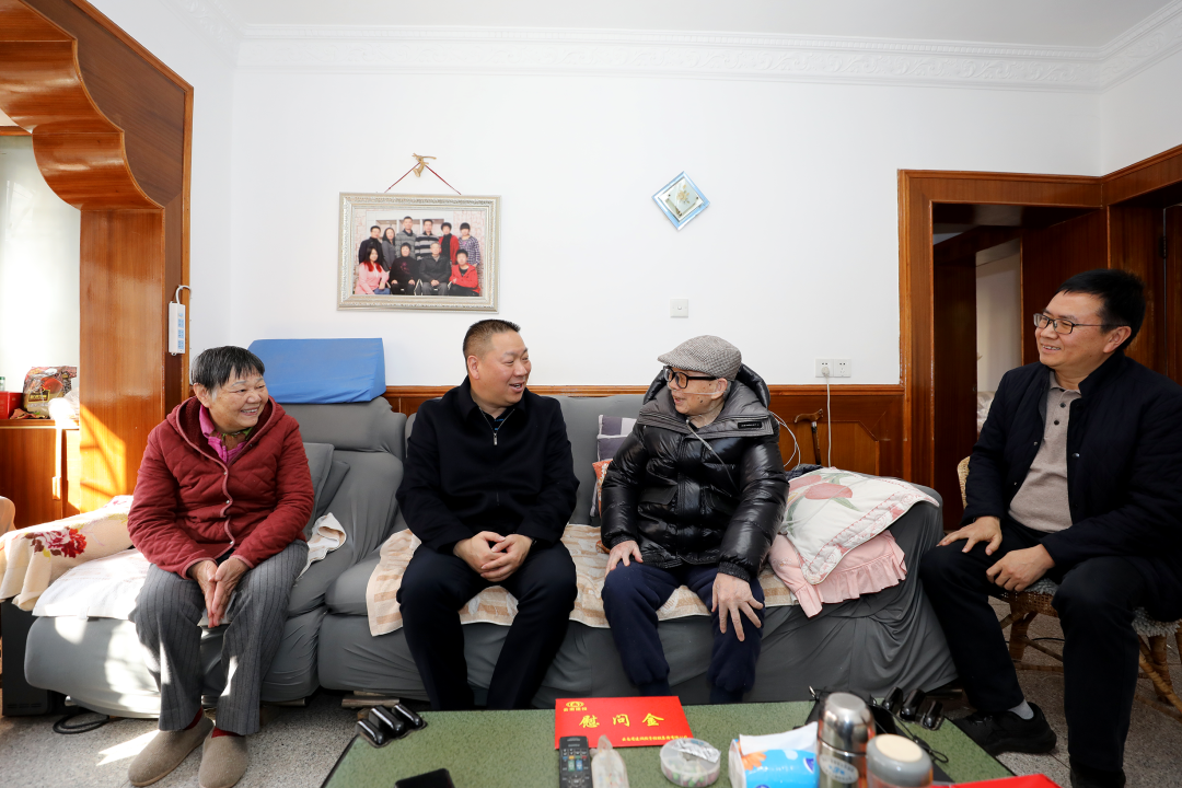 幸福建投 新春送福 陳祖軍走訪慰問集團老領導