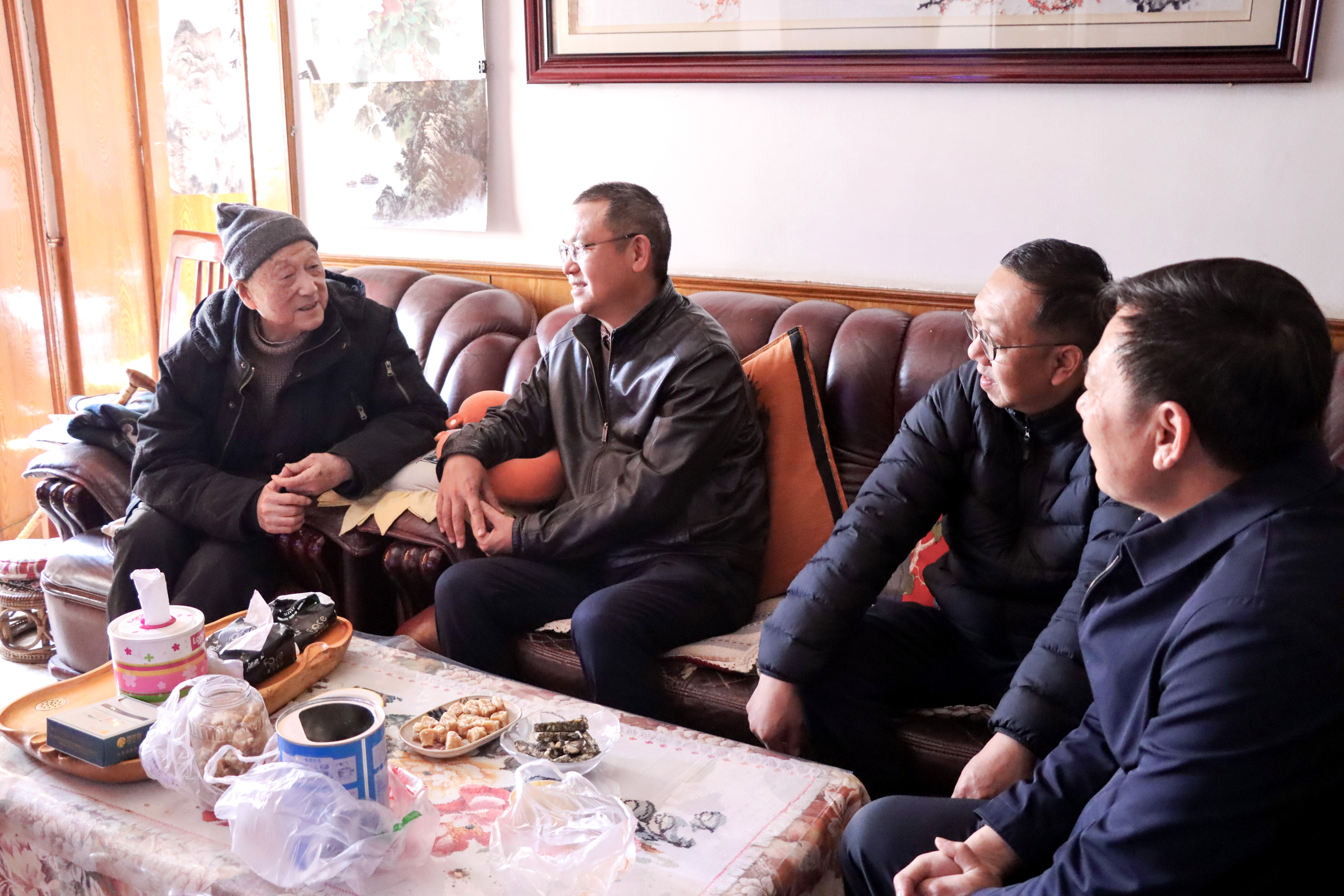 楊國文走訪慰問集團老領(lǐng)導(dǎo)、困難黨員和困難職工