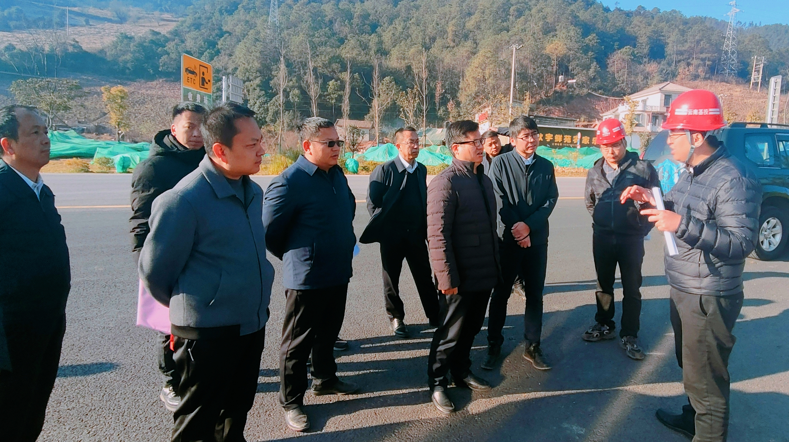 大理州委副書記、州長陳真永調(diào)研云蘭高速項目