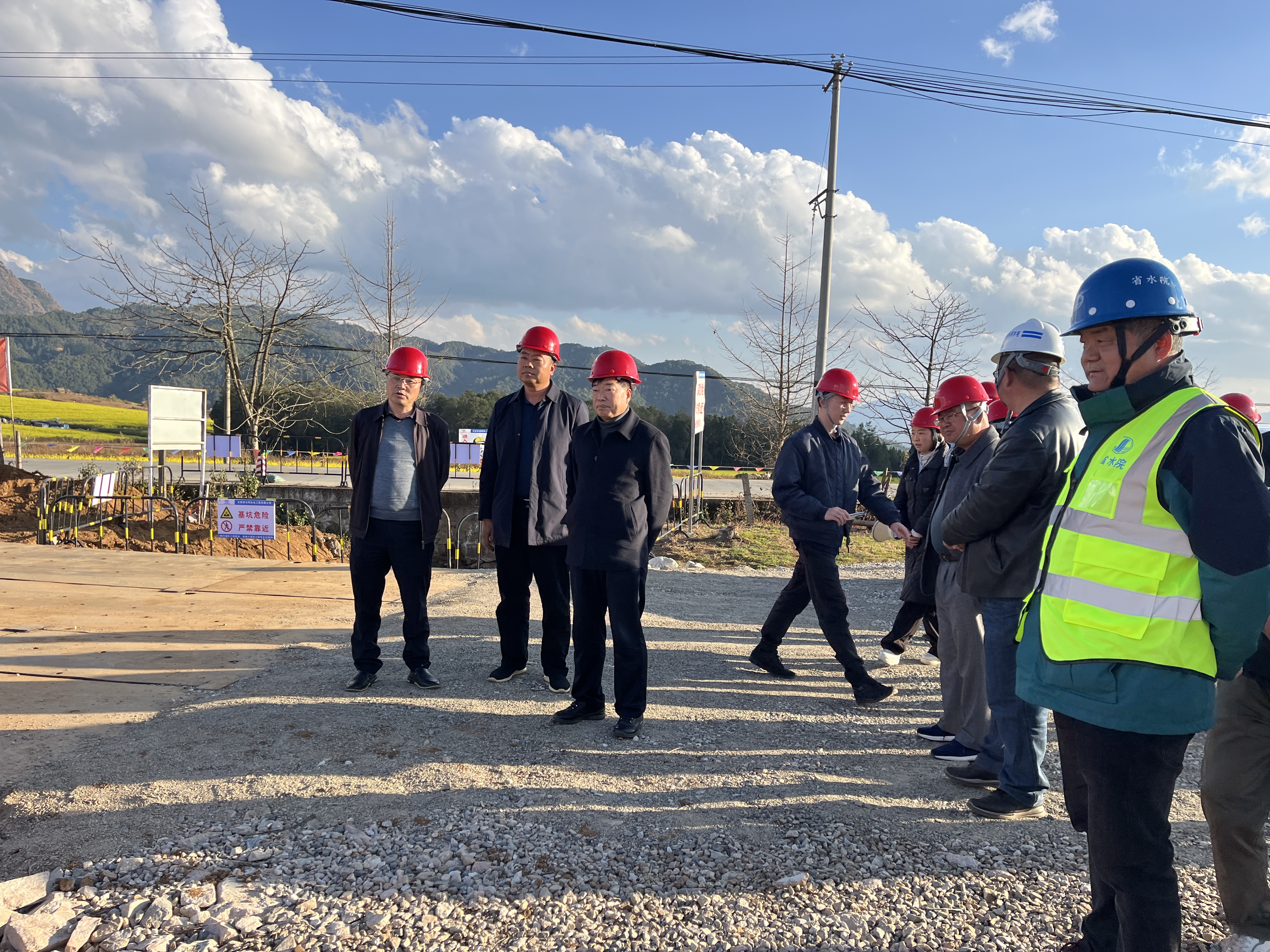 云南省人民政府參事劉剛調(diào)研騰沖灌區(qū)工程