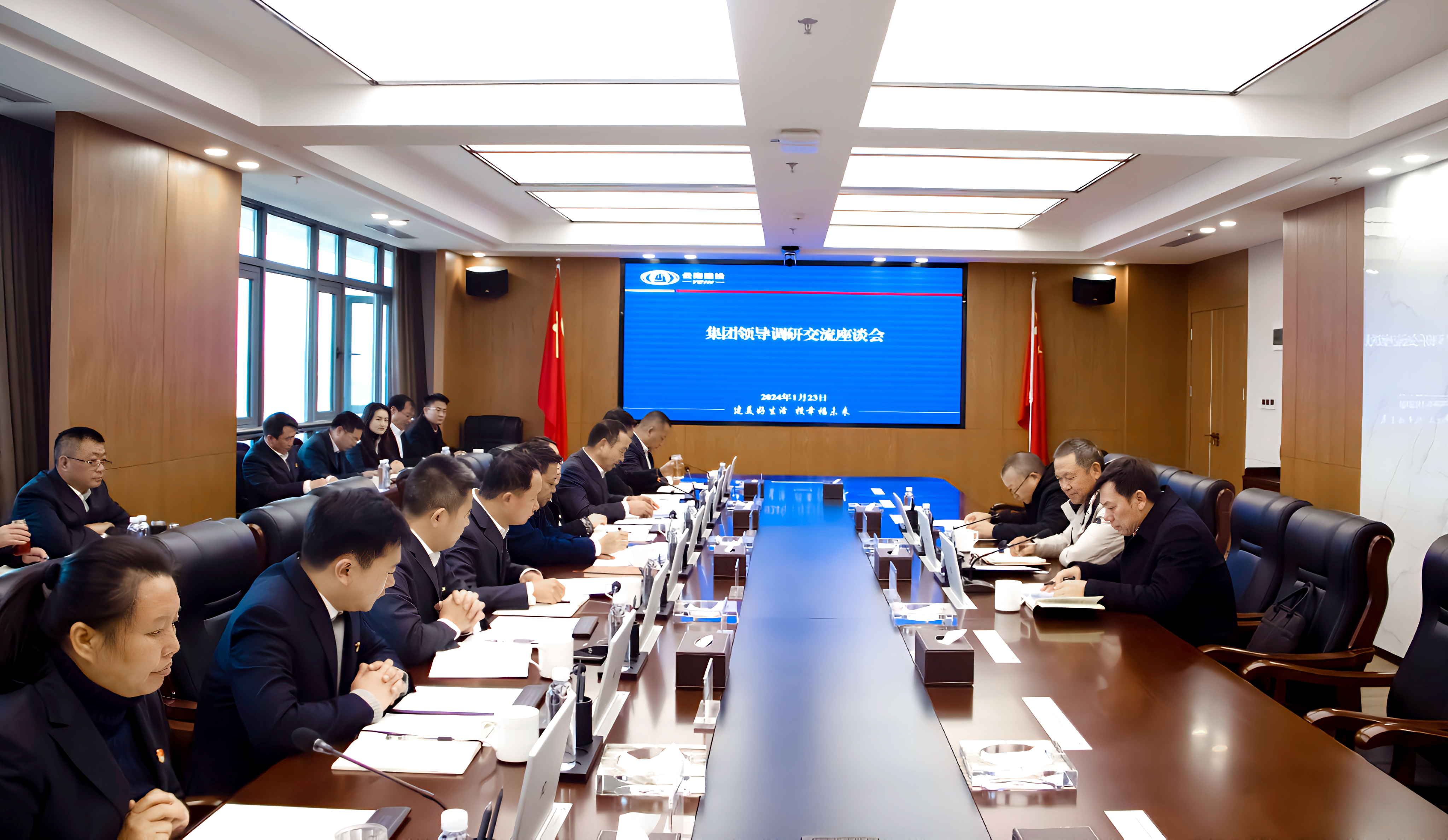 楊國文調研六公司