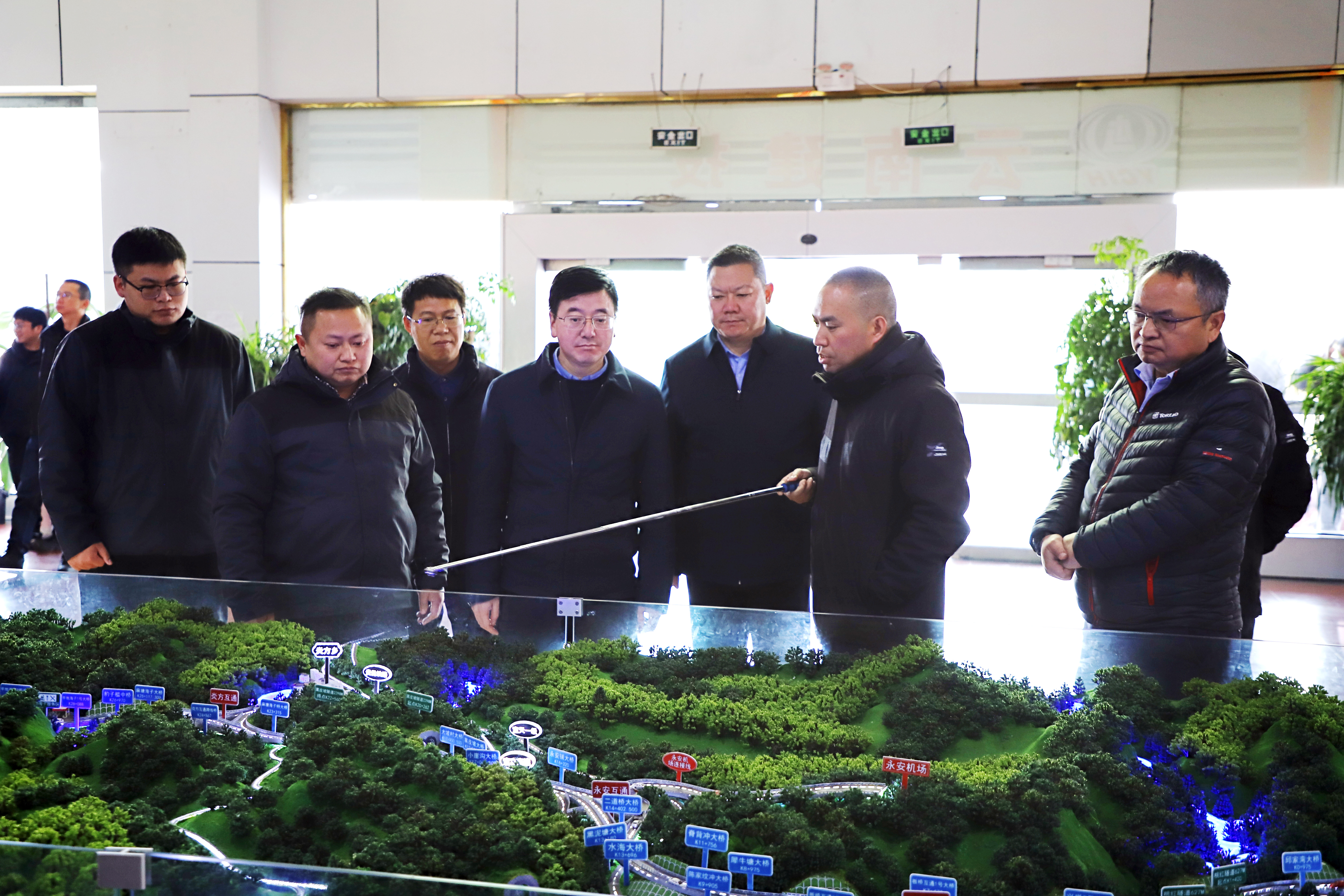 仝德剛調研宣富高速項目 看望慰問一線干部職工