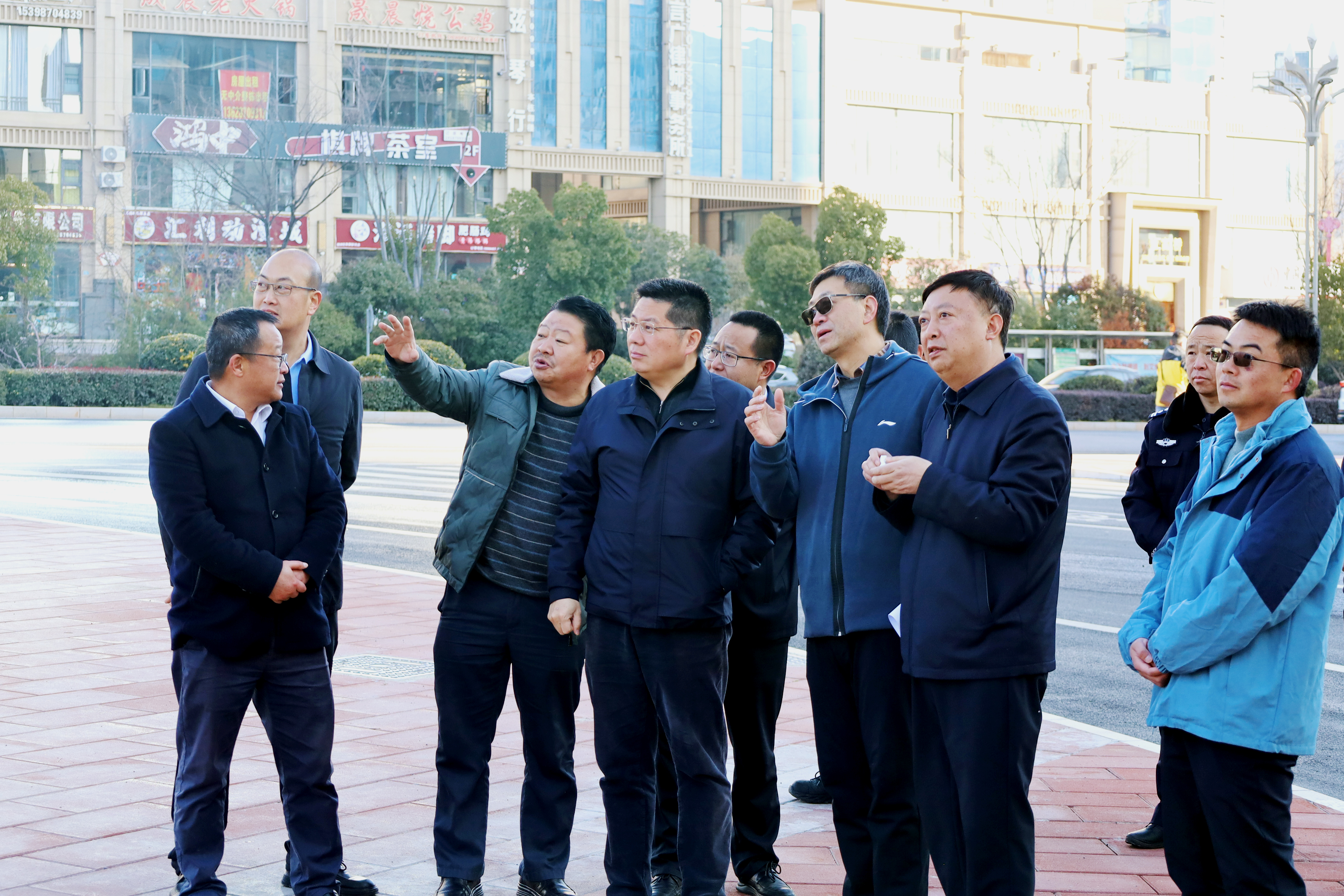 昭通市委書記蘇永忠調研昭通市老舊小區改造富東路項目