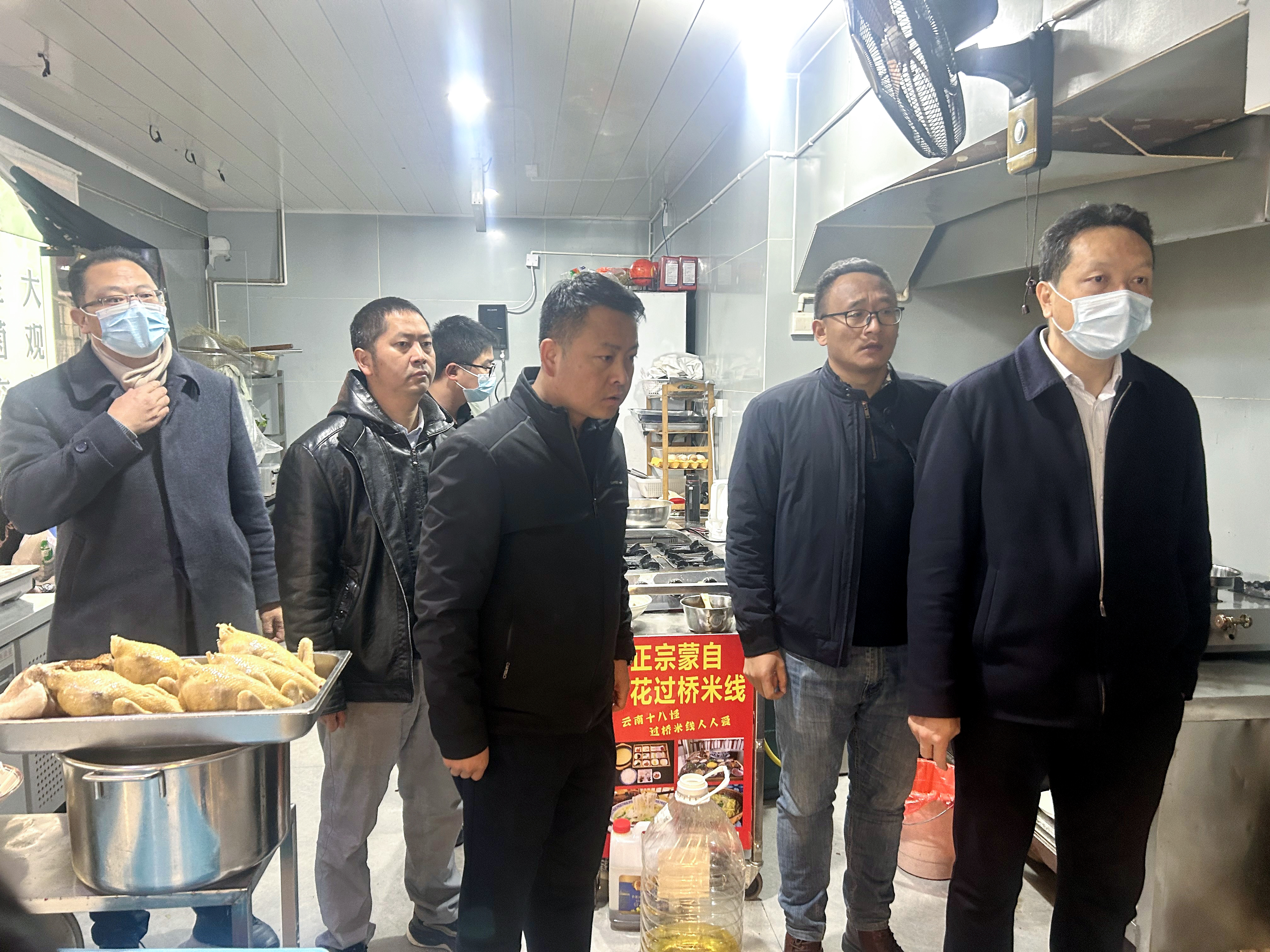 張鵬到大觀篆新農貿市場開展節前消防安全檢查