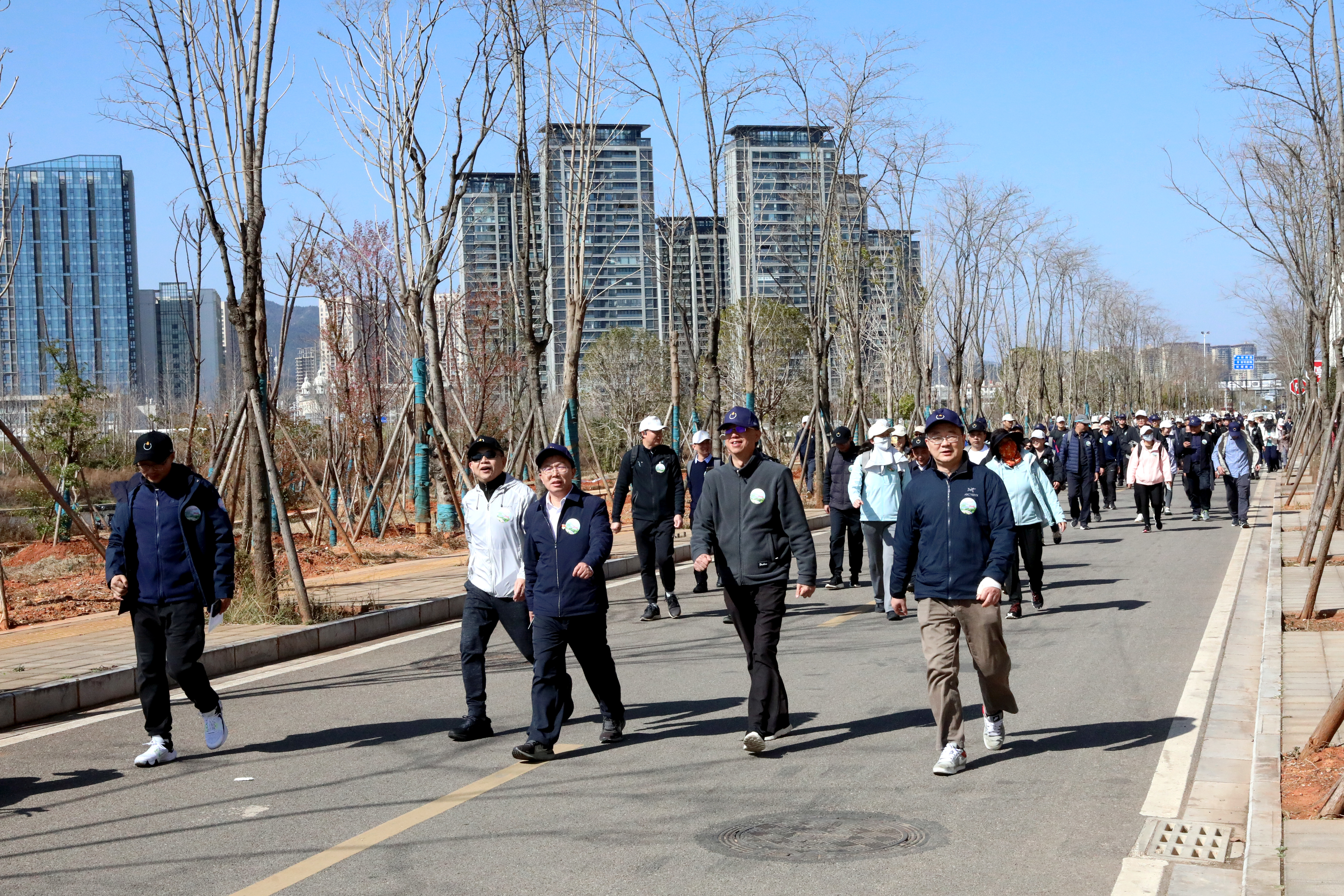 健走迎新 邁步開局 省住建廳與集團聯合開展2024年迎新健步走活動