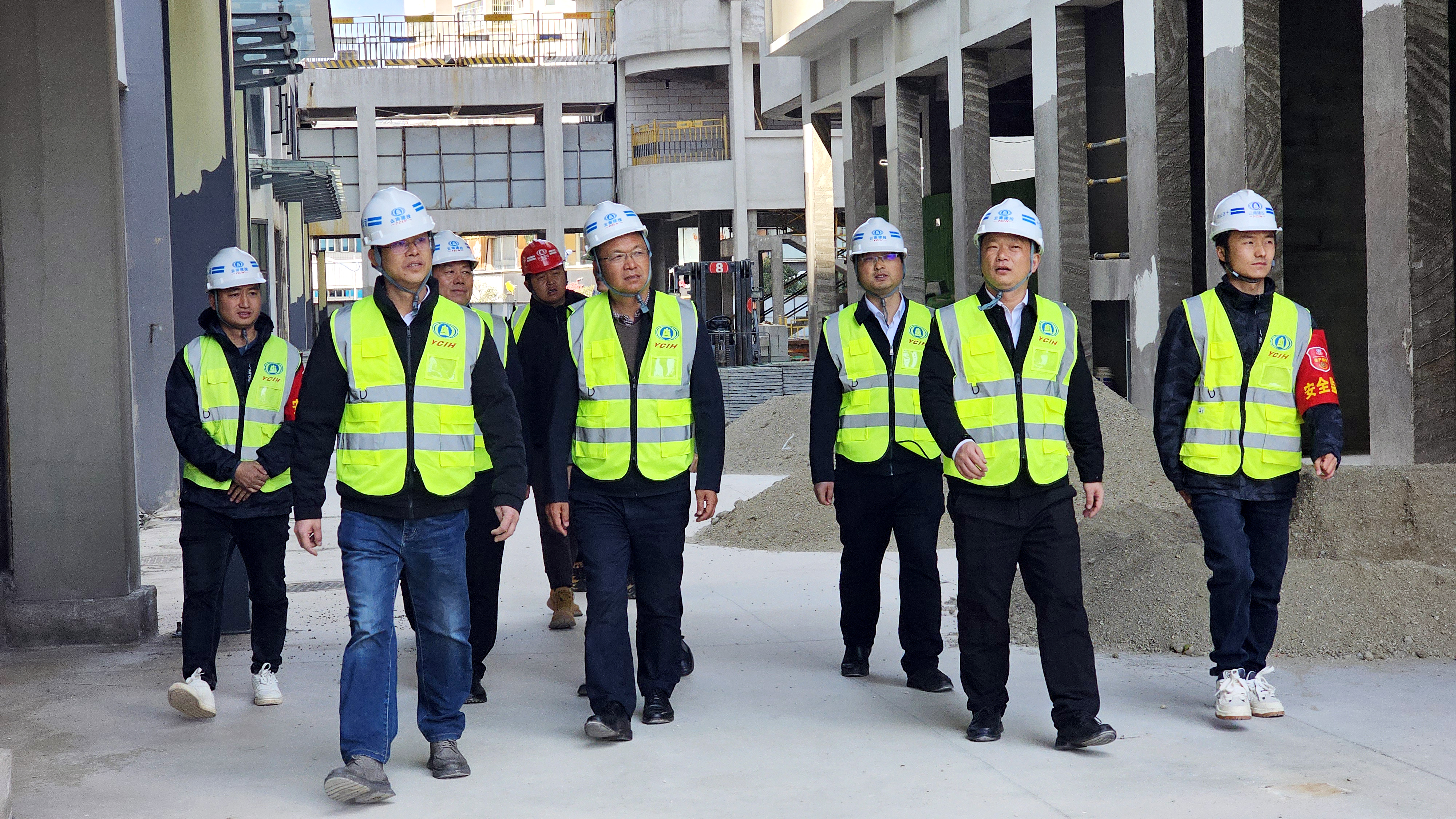 楊國文調研楚雄州中醫醫院建設項目和正陽華府（二期）建設項目