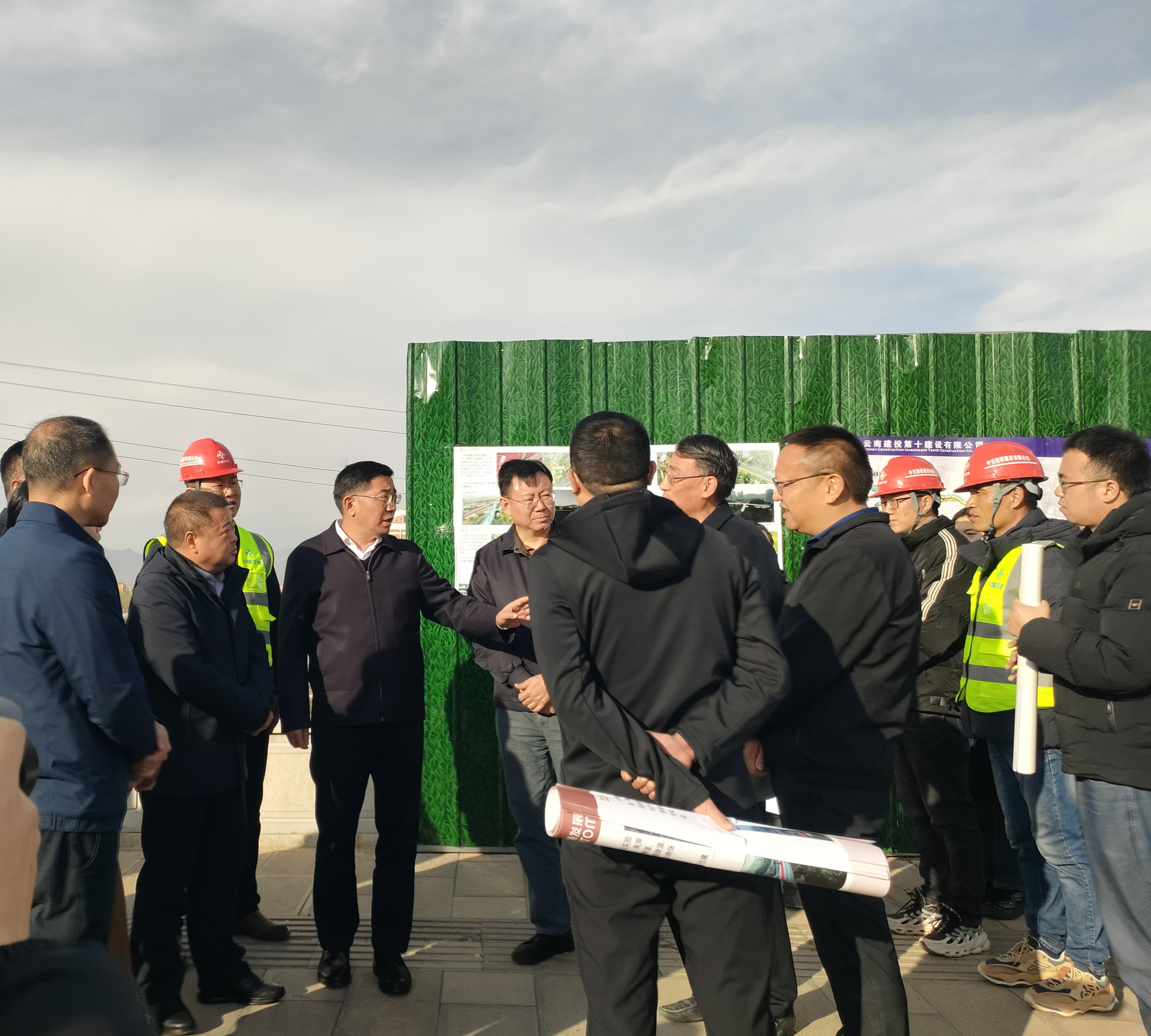 昭通市委副書記、市長楊承新調研昭通市美麗河道項目