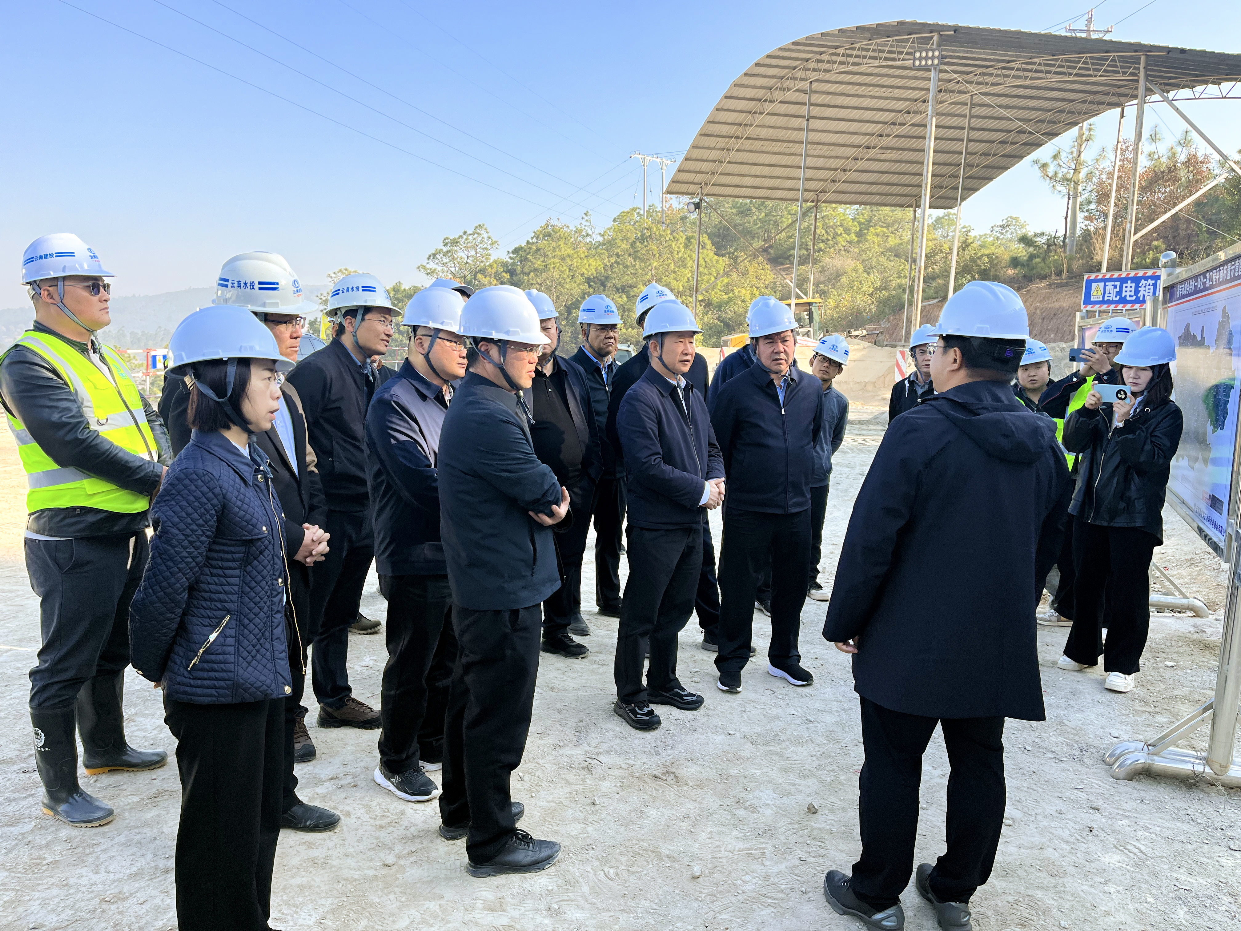 省水利廳黨組書記、廳長胡朝碧一行調研祿豐市城鄉供水一體化項目