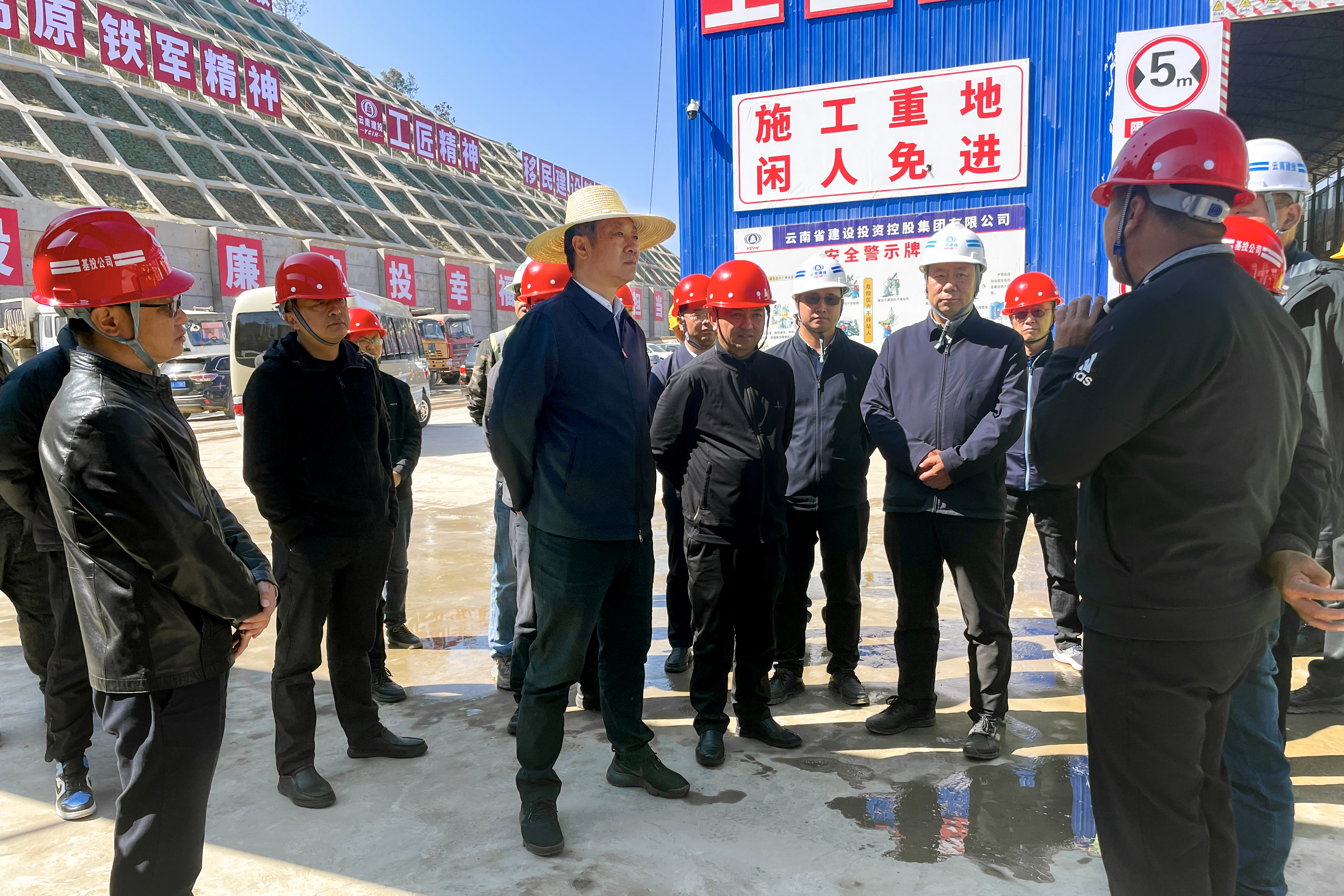 楚雄州委常委、楚雄市委書記馮毅調(diào)研楚雄東南繞城高速項目