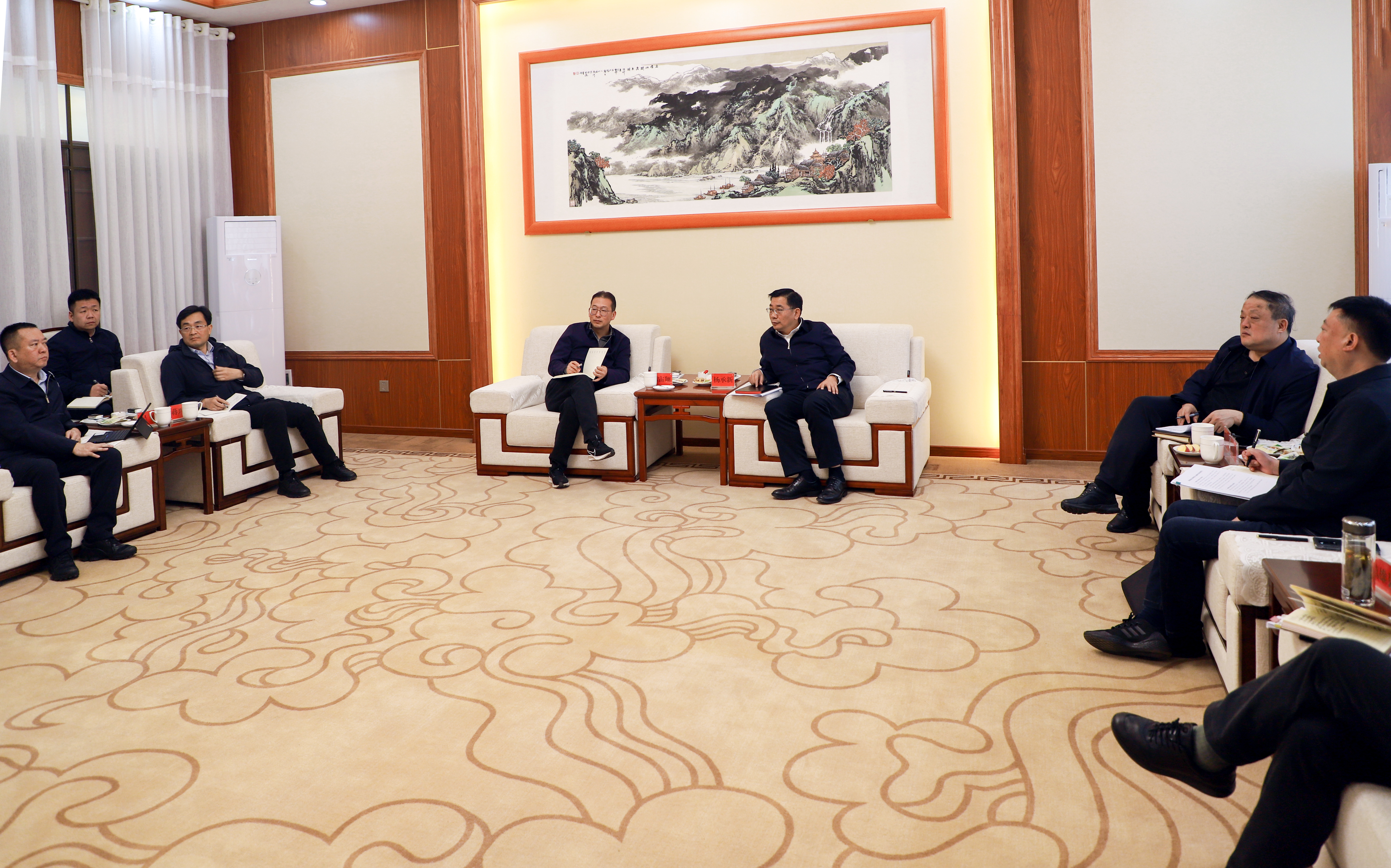 陳宙翔赴昭通市交流座談 調研昭通片區項目 看望慰問駐村工作隊員