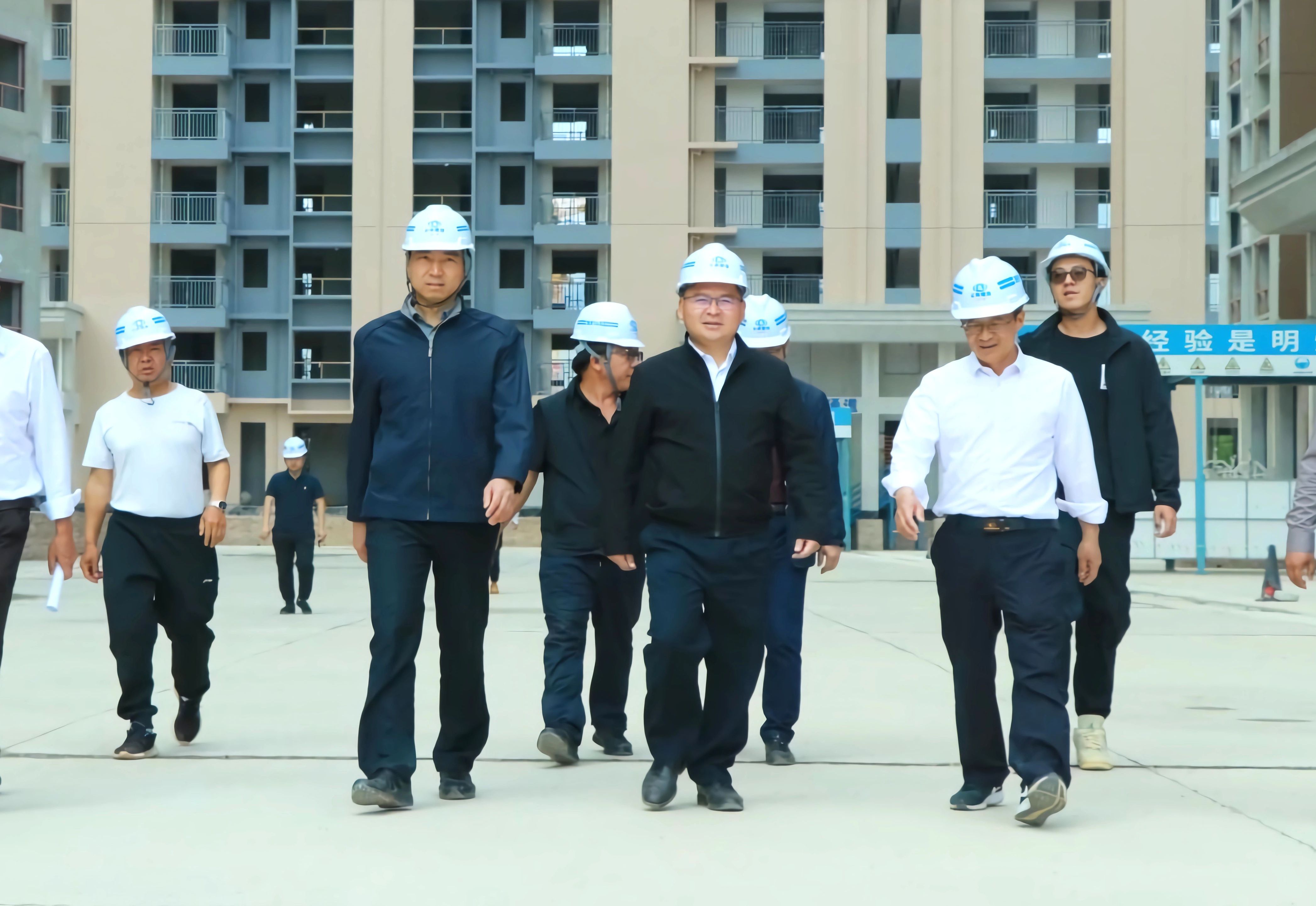 玉溪市委副書記、市長江華調研澄江環湖棚改項目