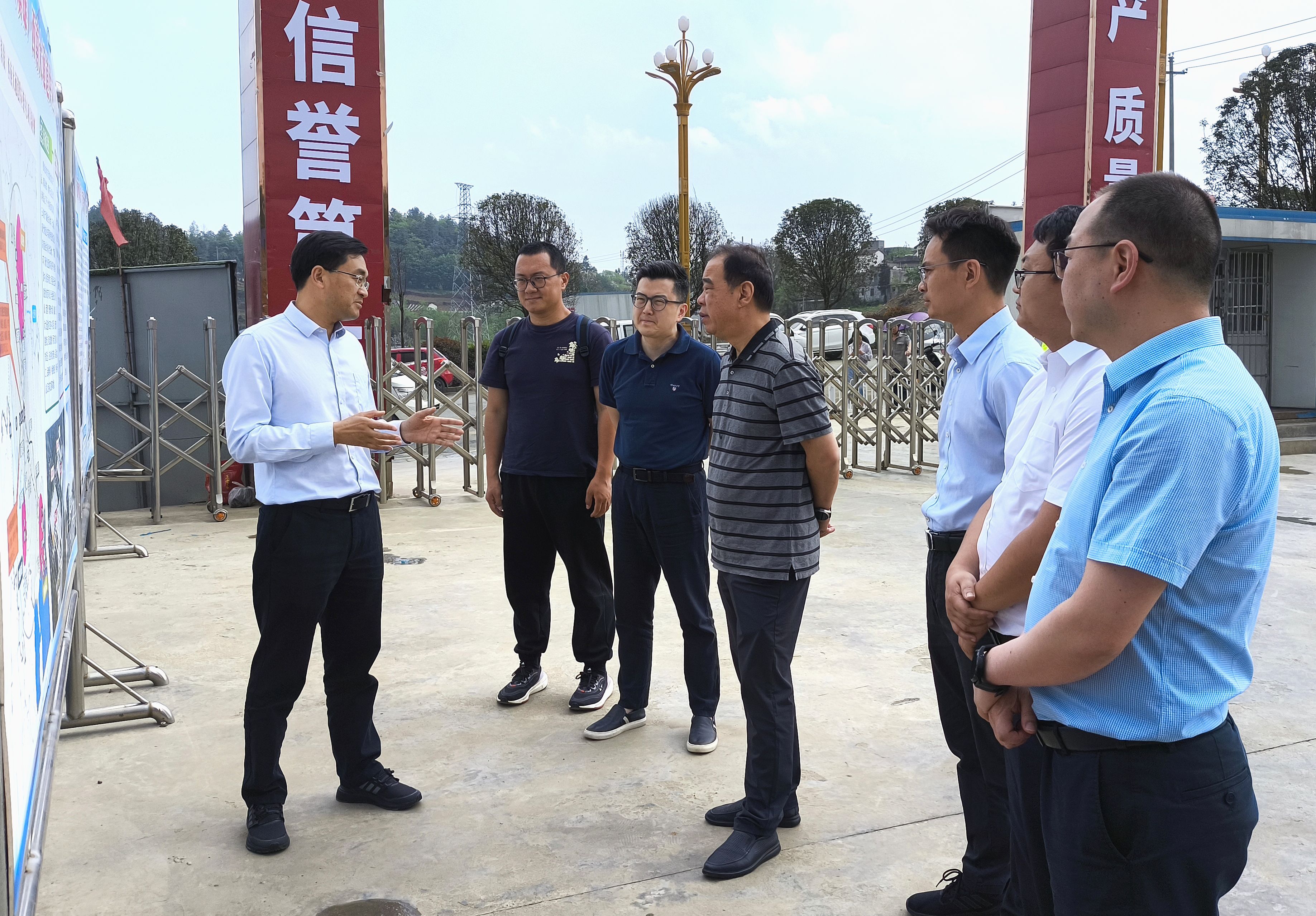 進出口銀行云南省分行副行長苗澤林調研赤水源（鎮雄）西南大通道供應鏈中心項目